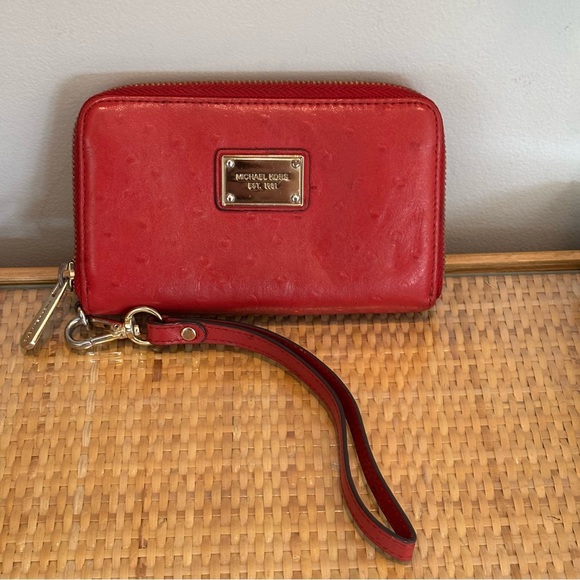 Michael Kors Ostrich Leather Red Zip small Wallet/Wristlet in great condition - Picture 1 of 11